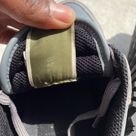 Valentino - Picture 5 of 7